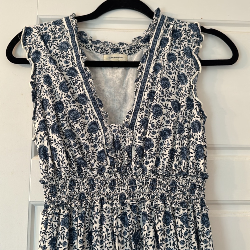 Max Studio Navy and White Floral Maxi Dress Size Medium - Picture 2 of 5
